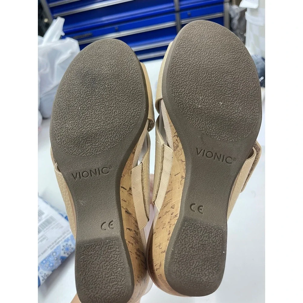 Vionic Leticia Cream Beige Pebbled Leather Cross Strap Wedge Sandals Womens 8